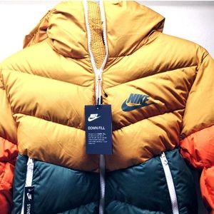 Nike down filled hooded windbreaker jacket men’s size small